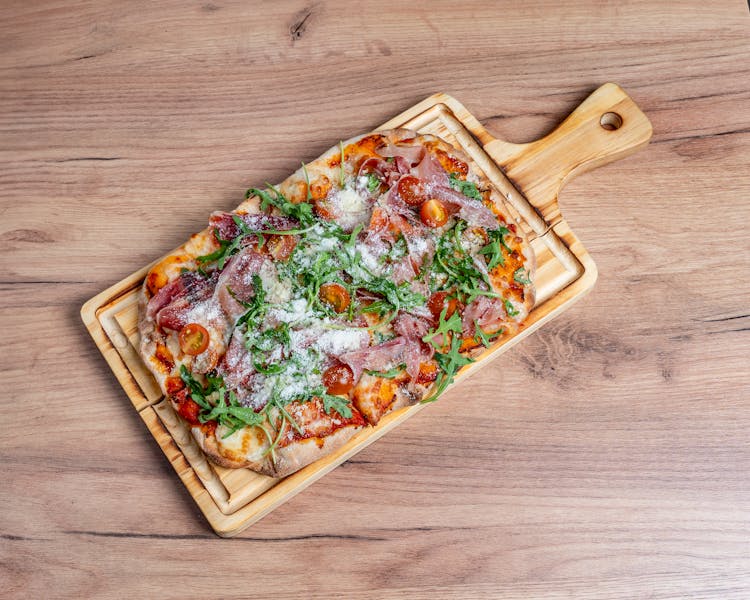 Arugula salad with prosciutto and shaved parmesan